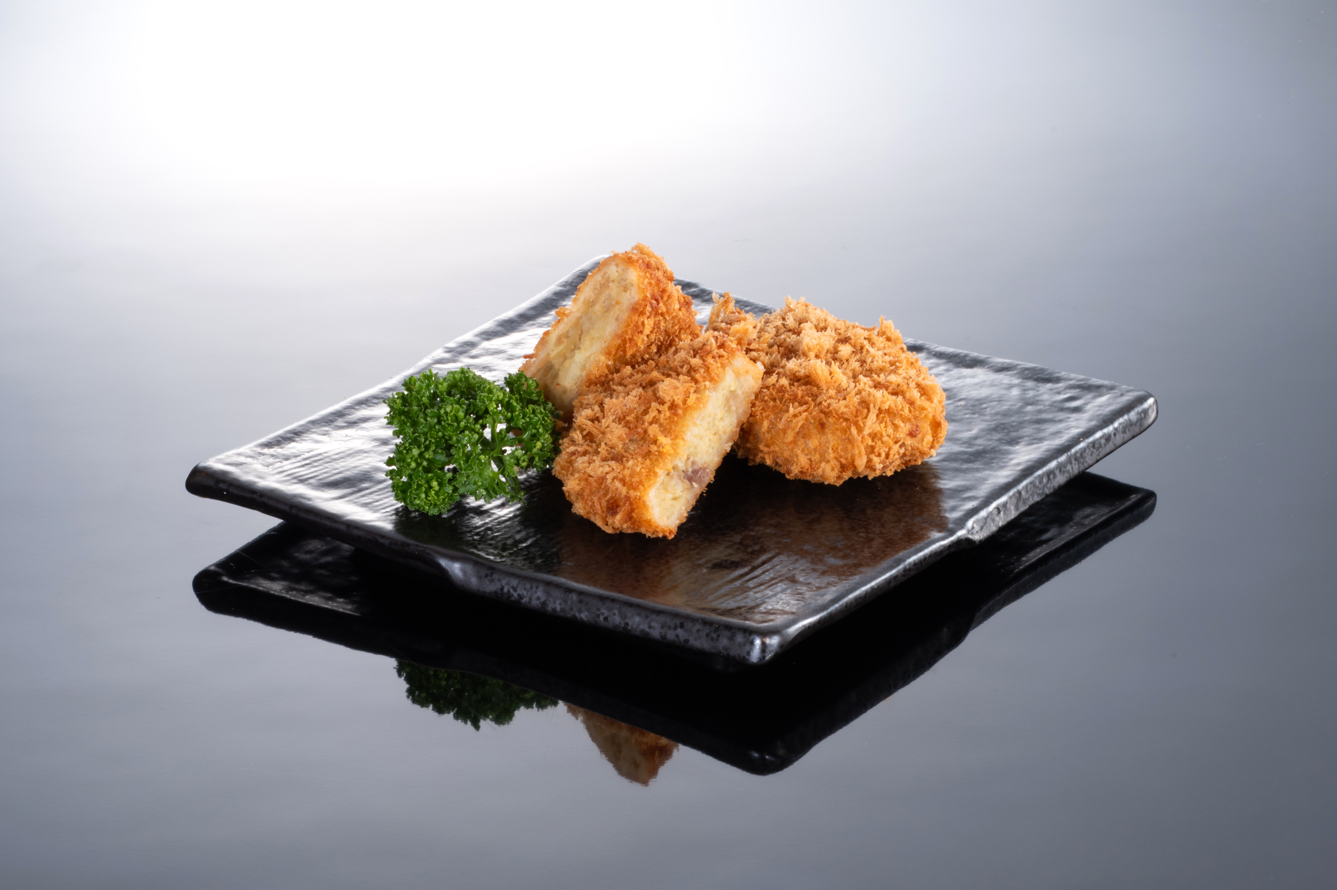 丸中本店　肉入りコロッケ