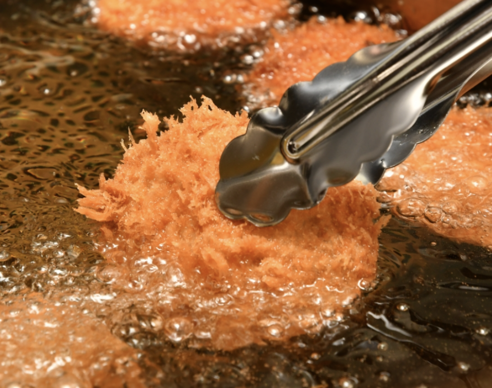 丸中本店　揚げたてコロッケ