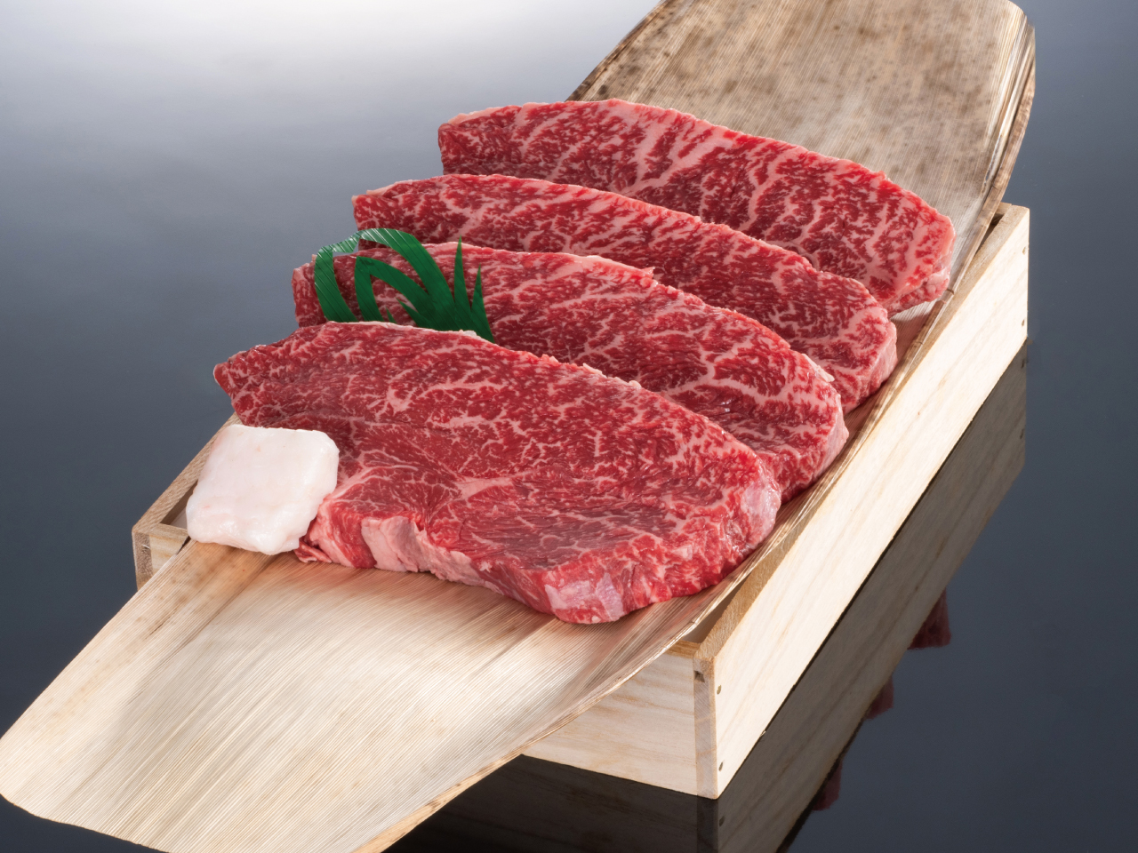 松阪牛ステーキ肉モモ